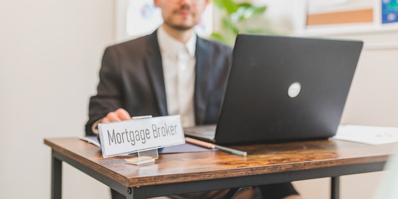 hire a mortgage broker